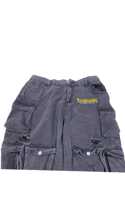 Zipper closure closeup. Pocket cargo pant.